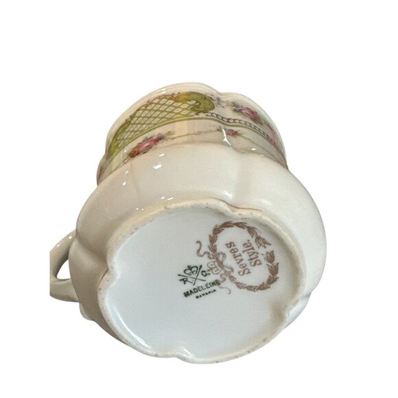 Vintage Madeleine Floral Porcelain Teacup With Decorative Handle - Picture 5 of 5
